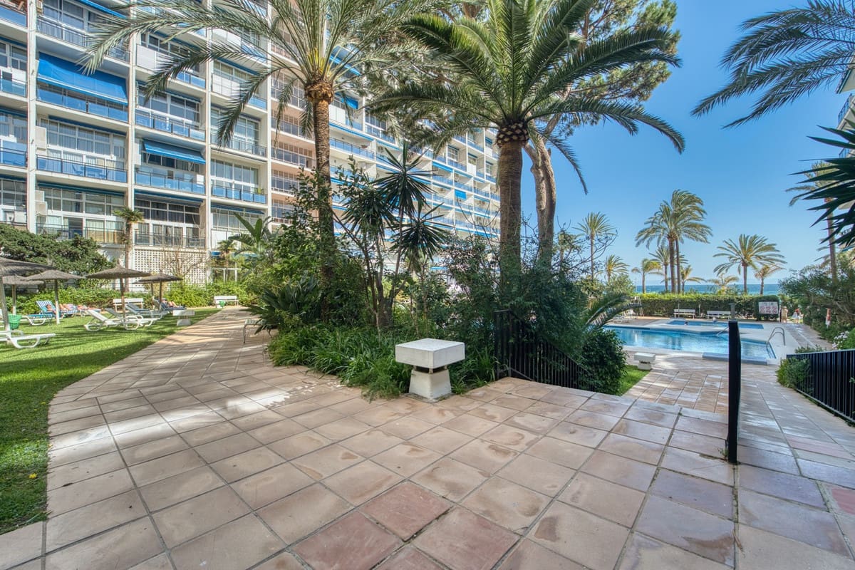 1 bedroom Apartment for sale in Marbella - € 695,000 (Ref: 9861287)