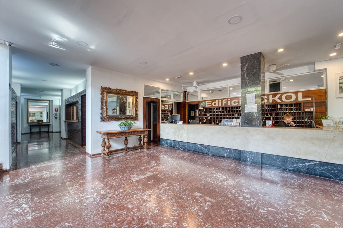 1 bedroom Apartment for sale in Marbella - € 695,000 (Ref: 9861287)