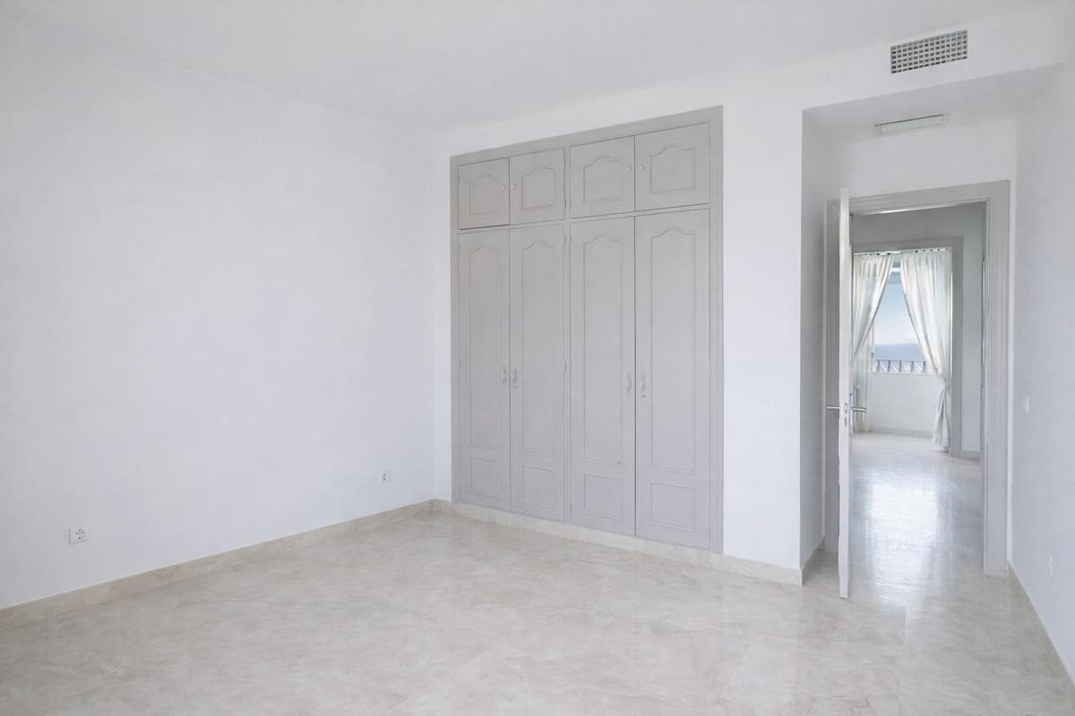 2 slaapkamer Appartement te koop in New Golden Mile - € 694.000 (Ref: 9861289)