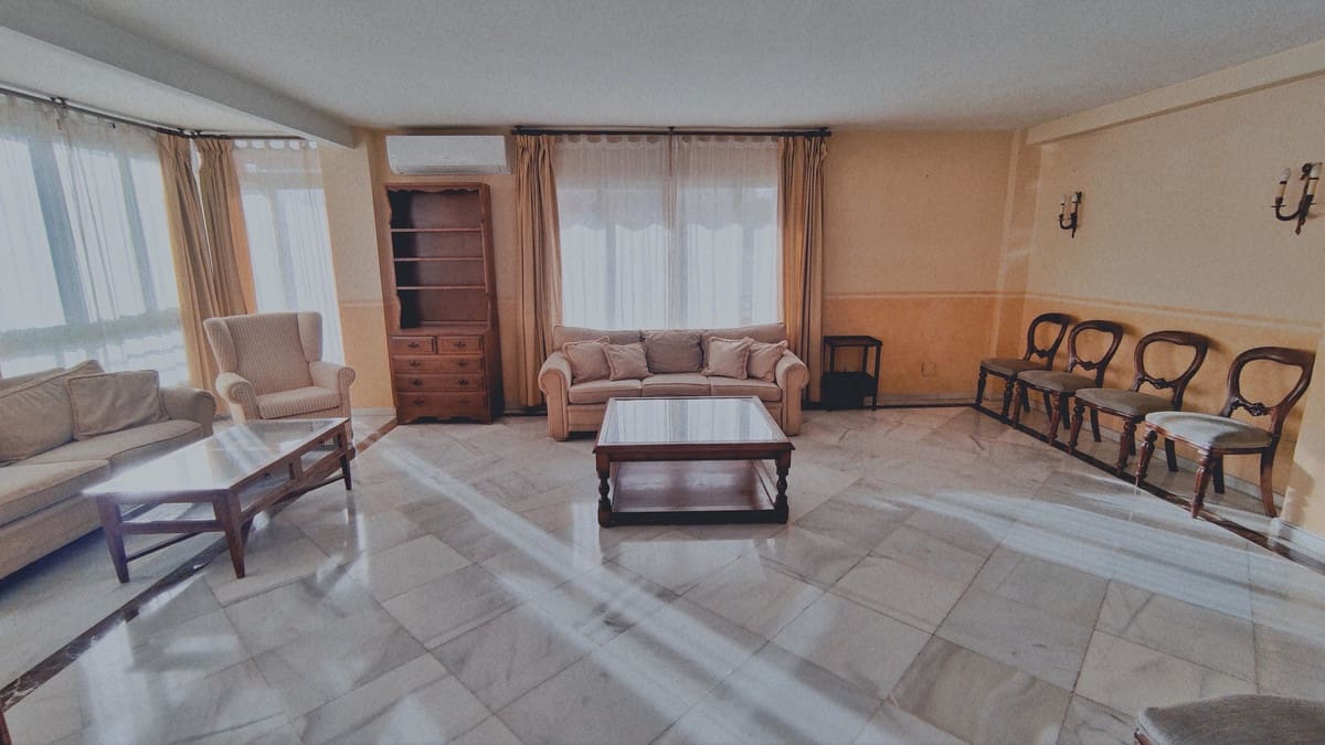 4 soveværelse Lejlighed til salg i Marbella - € 650.000 (Ref: 9861290)