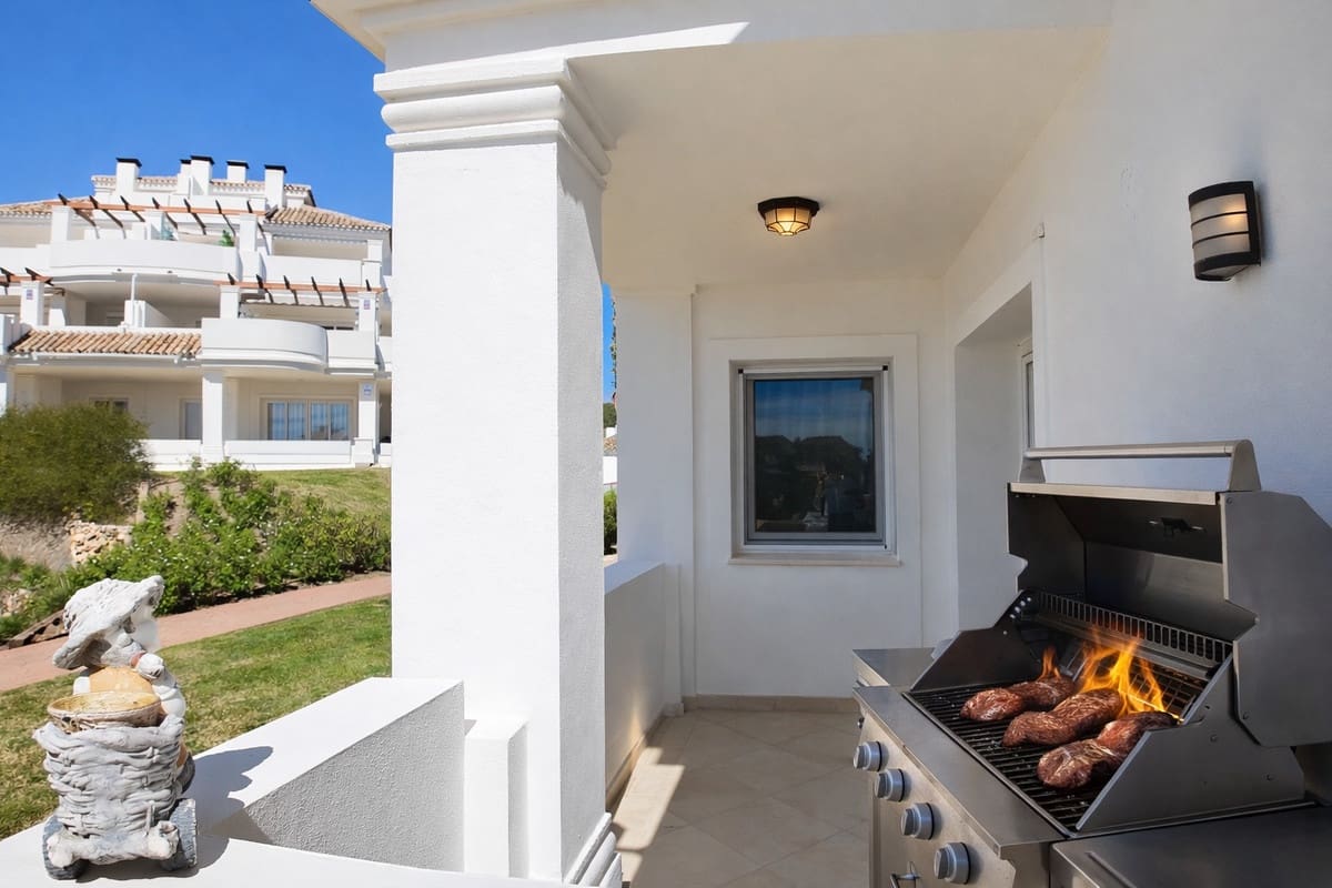 2 soveværelse Lejlighed til salg i Nueva Andalucia - € 575.000 (Ref: 9861294)