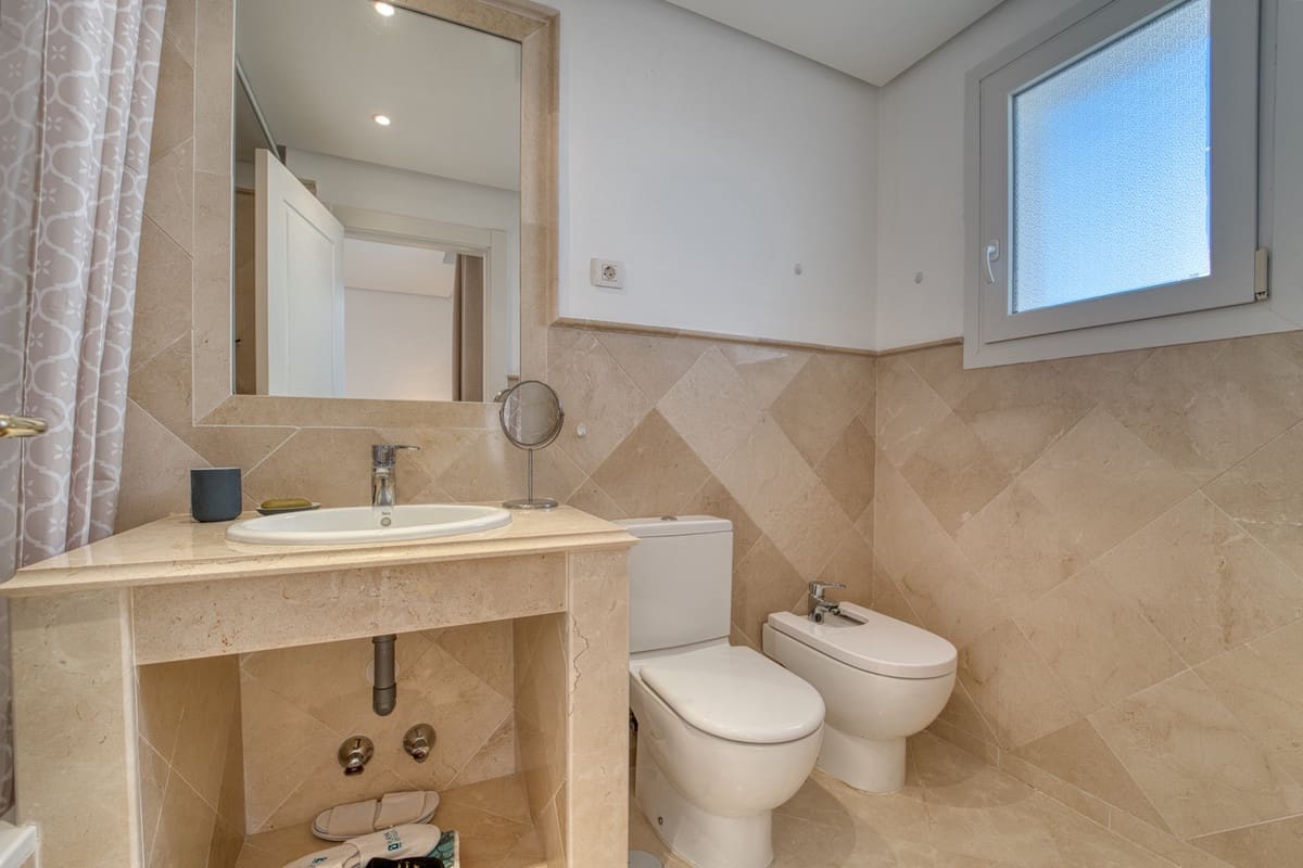 2 soveværelse Lejlighed til salg i Nueva Andalucia - € 575.000 (Ref: 9861294)