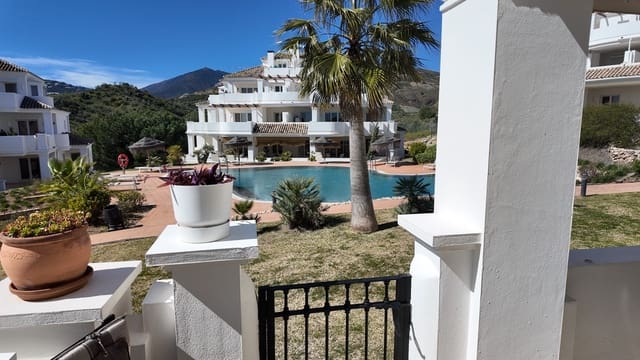 2 soveværelse Lejlighed til salg i Puerto Banus, Marbella - € 575.000 (Ref: 9861294)