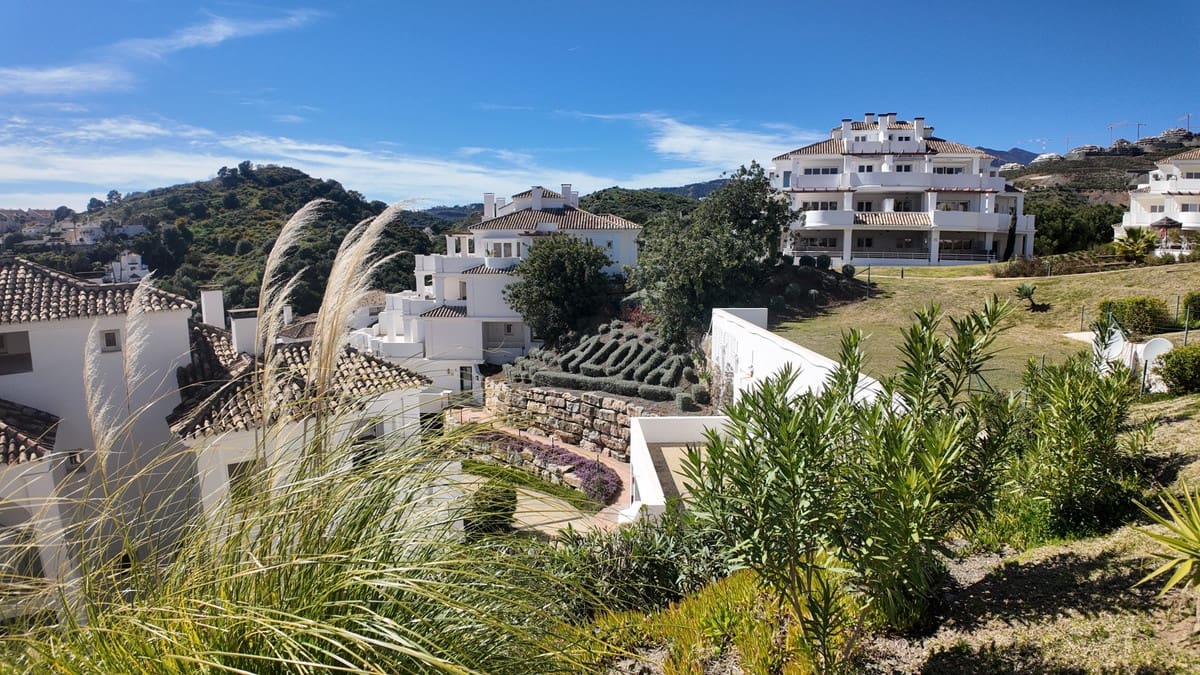 2 soveværelse Lejlighed til salg i Nueva Andalucia - € 575.000 (Ref: 9861294)