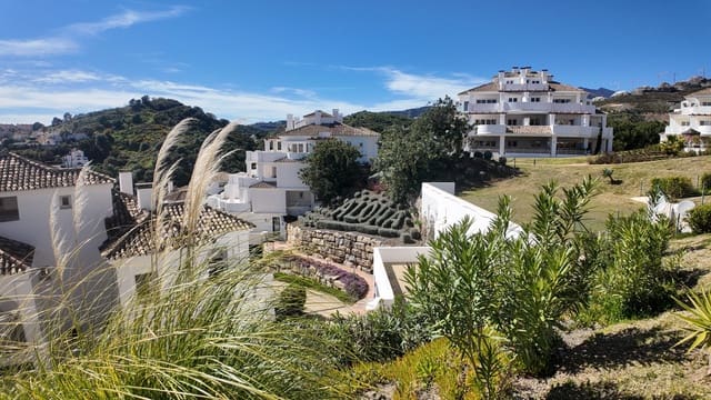 2 soveværelse Lejlighed til salg i Puerto Banus, Marbella - € 575.000 (Ref: 9861294)
