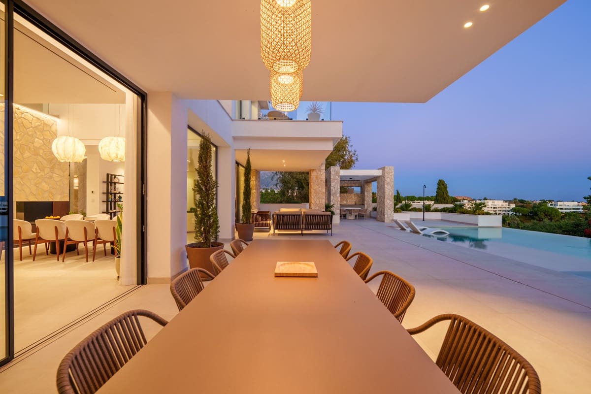 5 bedroom Villa for sale in La Quinta - € 5,495,000 (Ref: 9861302)