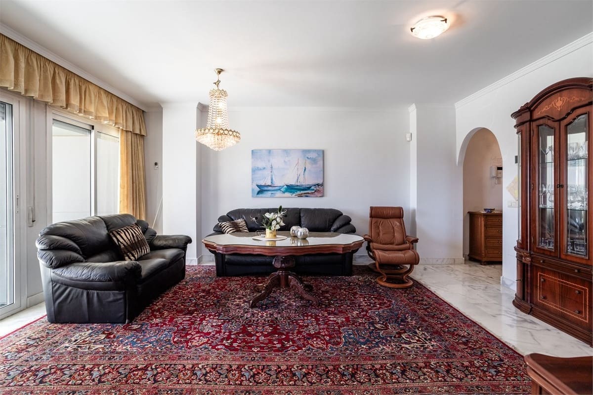 4 Zimmer Apartment zu verkaufen in Fuengirola - 950.000 € (Ref: 9861305)