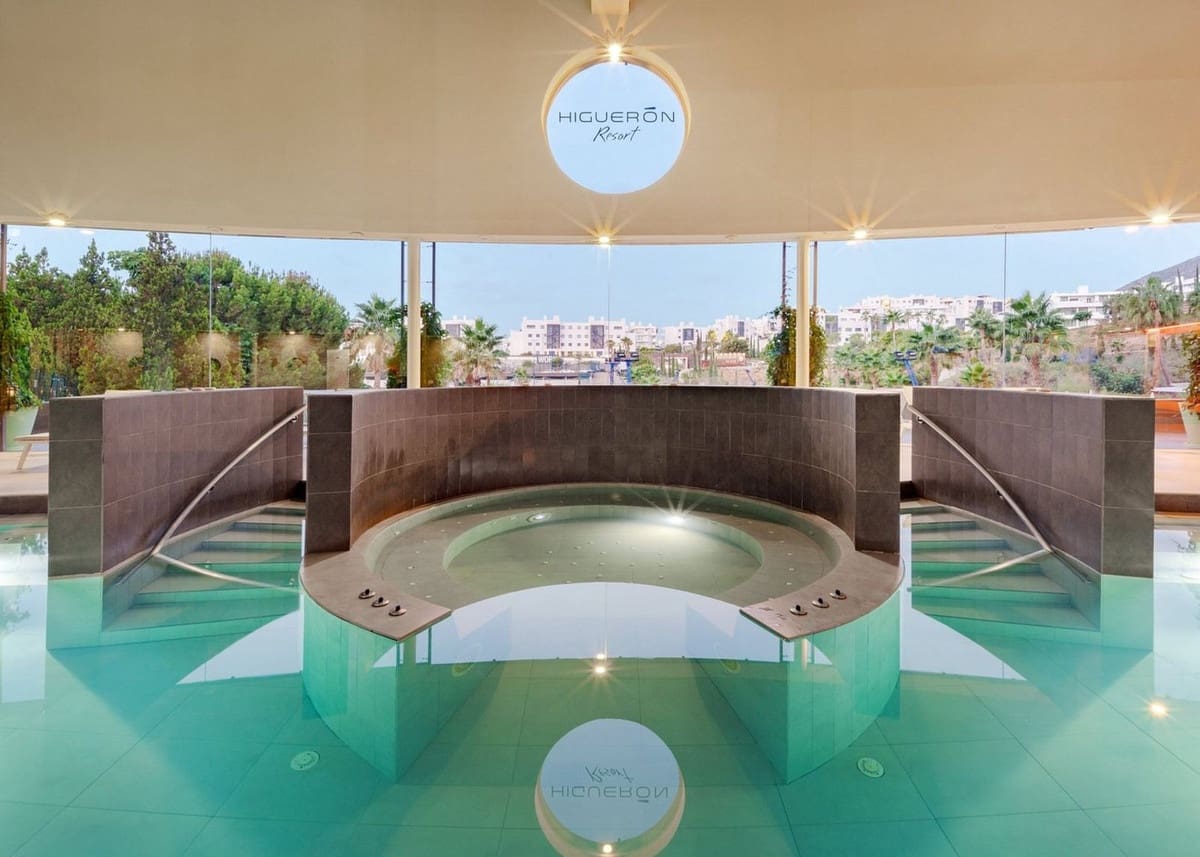 3 sypialnia Apartament na sprzedaż w Fuengirola z garażem - 890 000 € (Ref: 9863798)