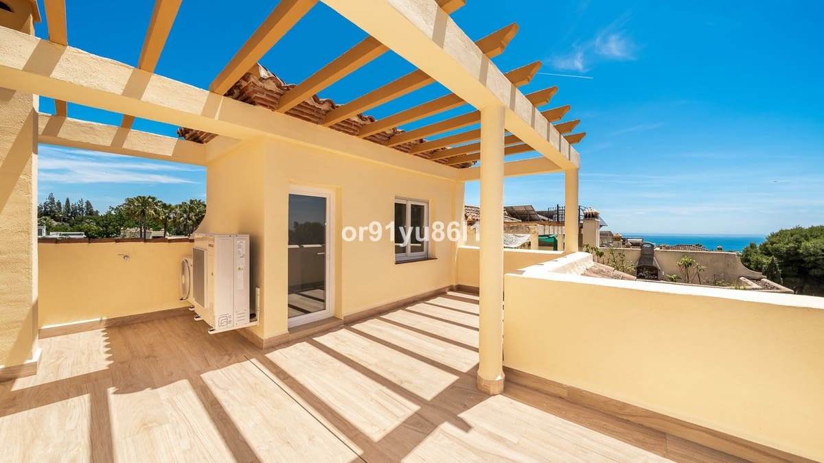4 bedroom Finca/Country House for sale in Marbella - € 1,195,000 (Ref: 9863800)