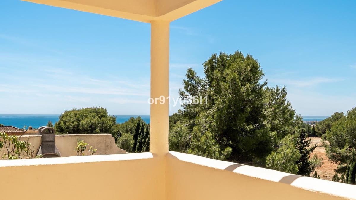 4 bedroom Finca/Country House for sale in Marbella - € 1,195,000 (Ref: 9863800)