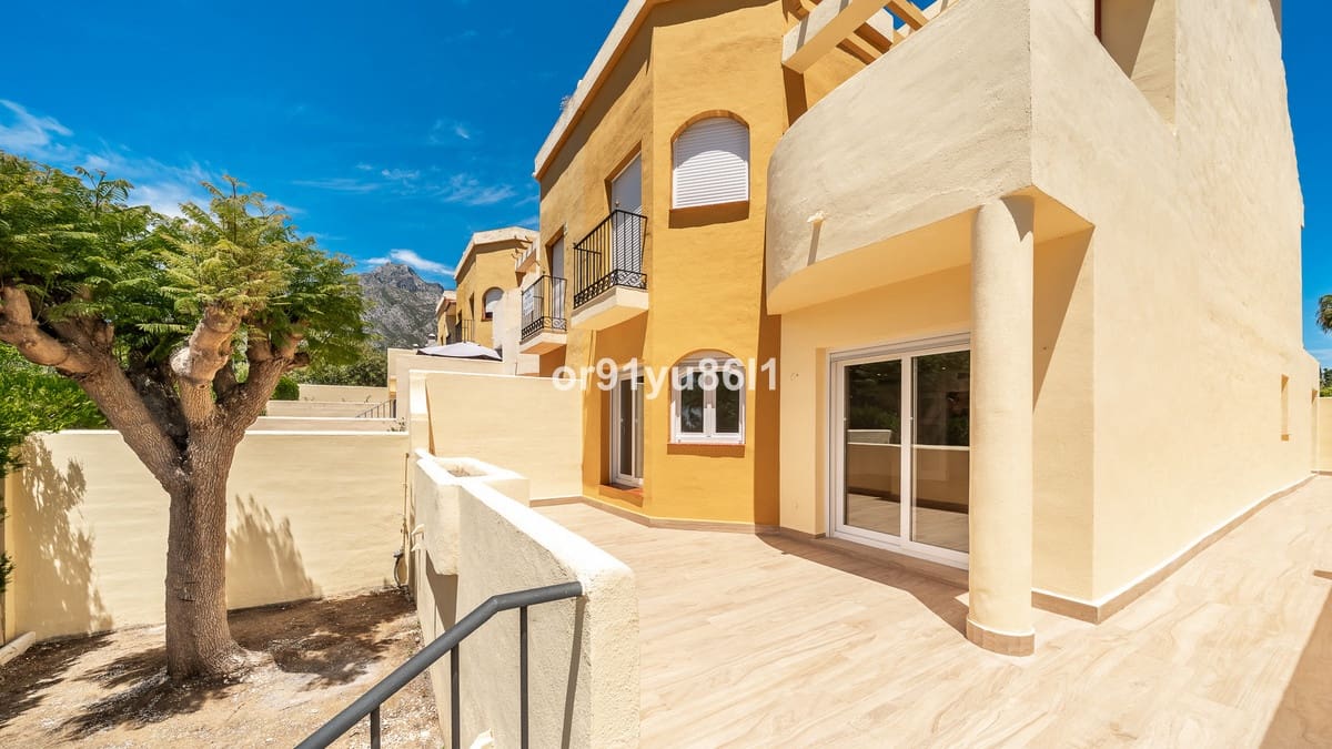 4 bedroom Finca/Country House for sale in Marbella - € 1,195,000 (Ref: 9863800)