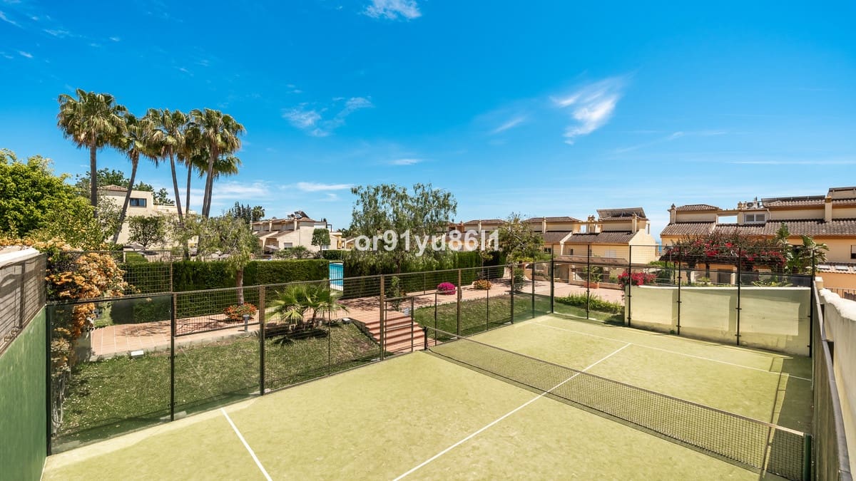 4 bedroom Finca/Country House for sale in Marbella - € 1,195,000 (Ref: 9863800)