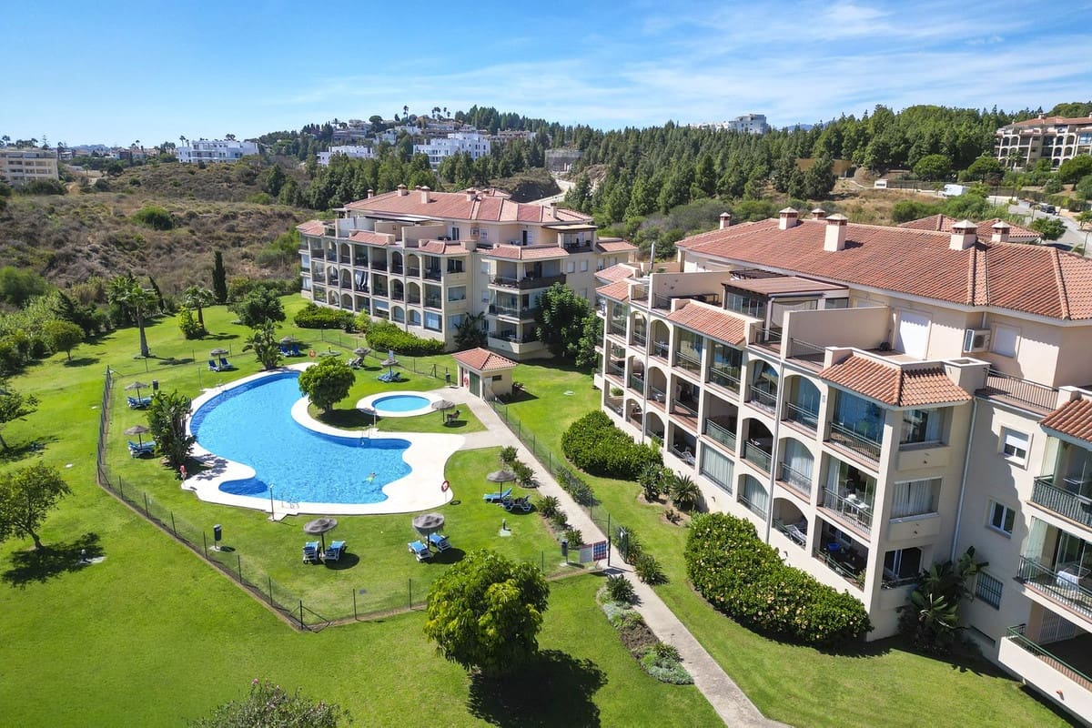Apartamento de 2 habitaciones en La Cala de Mijas en venta - 449.000 € (Ref: 9866280)