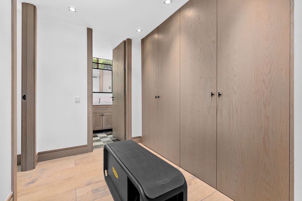 5 bedroom Apartment for sale in Rio Real with garage - € 5,295,000 (Ref: 9866281)