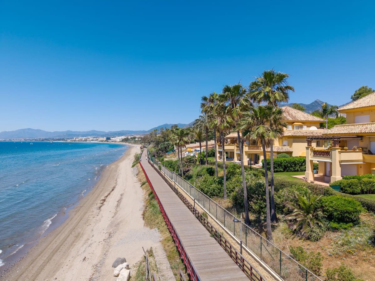 5 bedroom Apartment for sale in Rio Real with garage - € 5,295,000 (Ref: 9866281)
