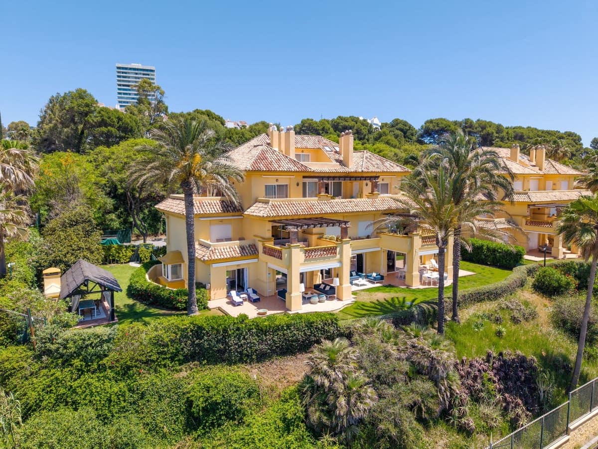 5 bedroom Apartment for sale in Rio Real with garage - € 5,295,000 (Ref: 9866281)