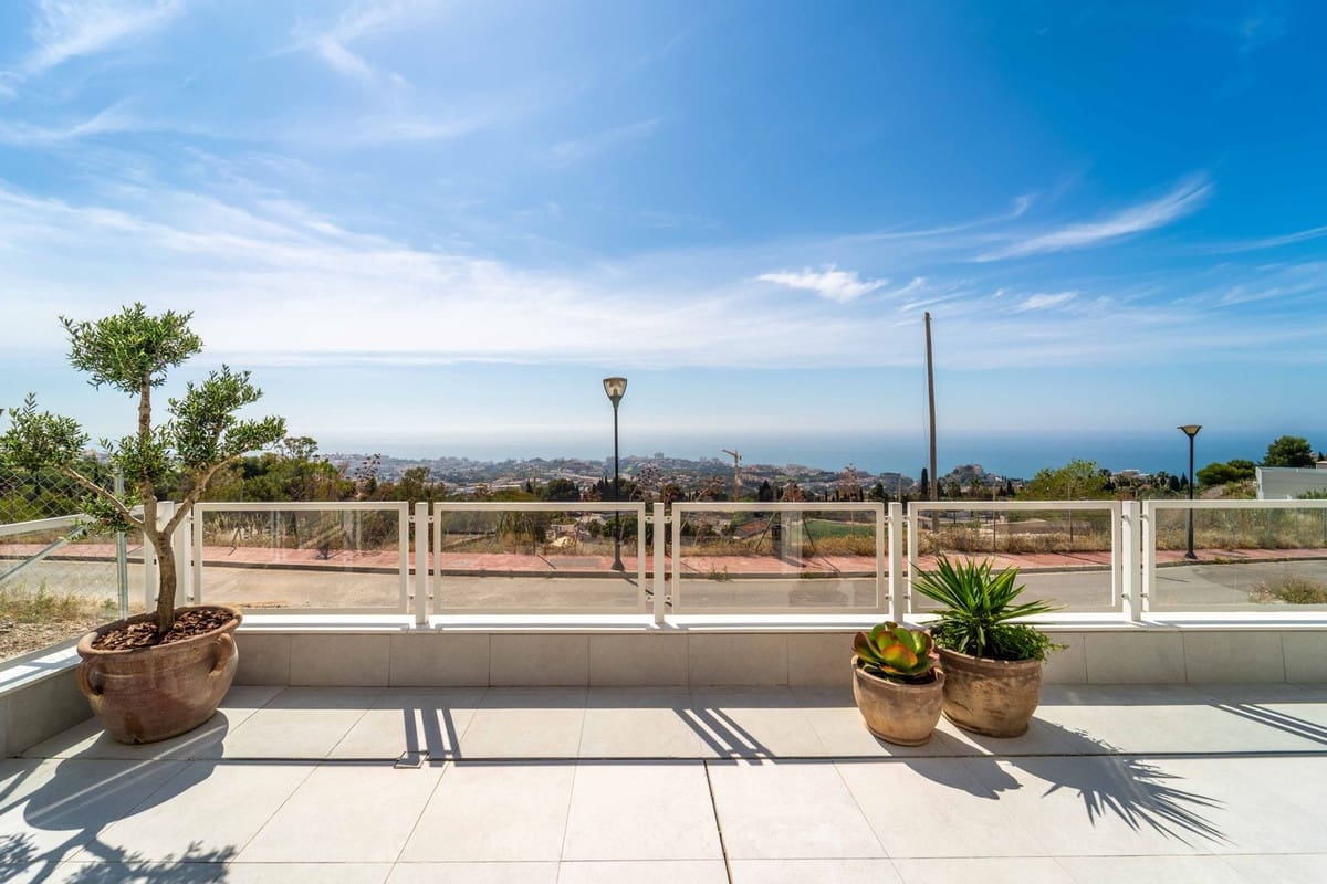 4 soverom Leilighet til salgs i Benalmadena Costa med garasje - € 1 200 000 (Ref: 9866285)