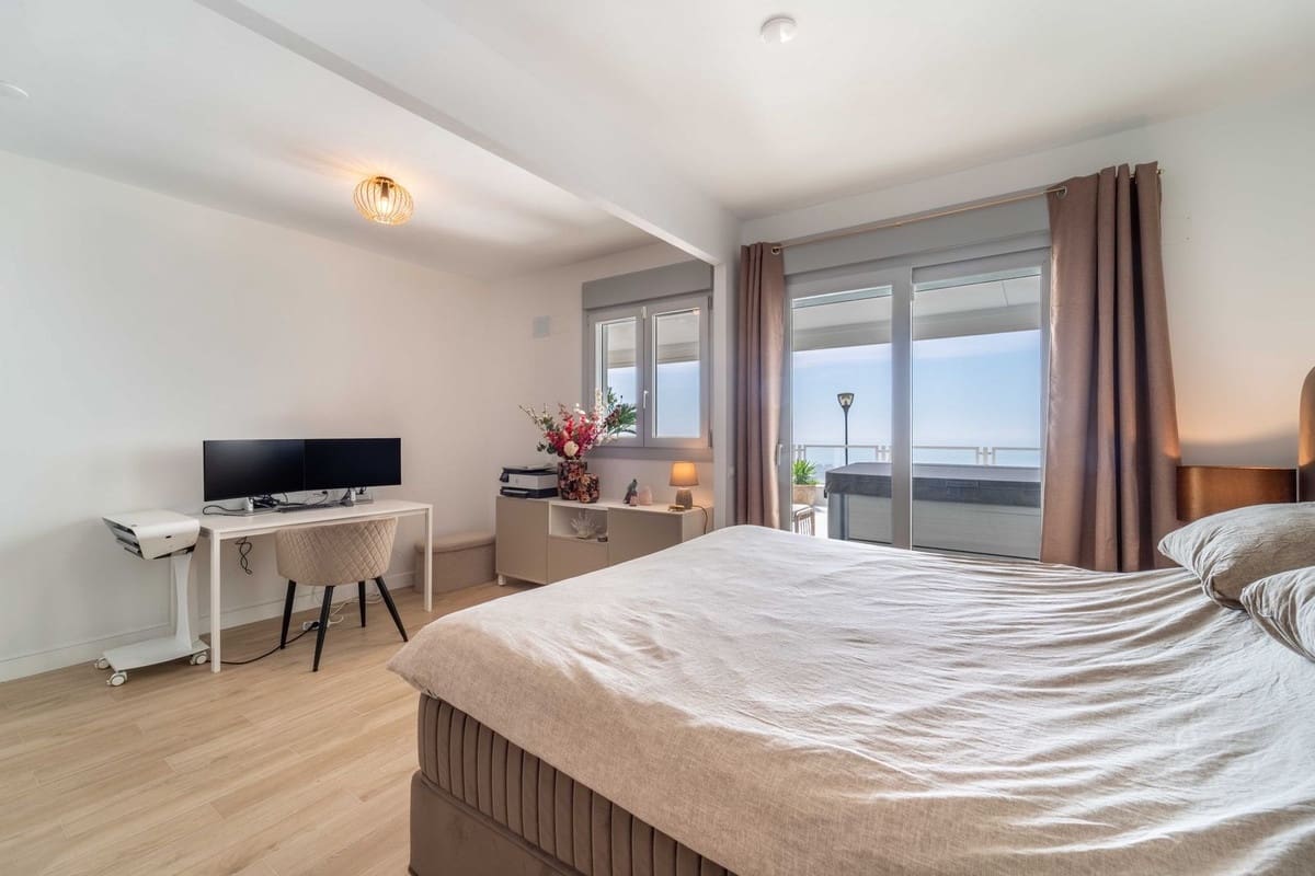 4 soverom Leilighet til salgs i Benalmadena Costa med garasje - € 1 200 000 (Ref: 9866285)