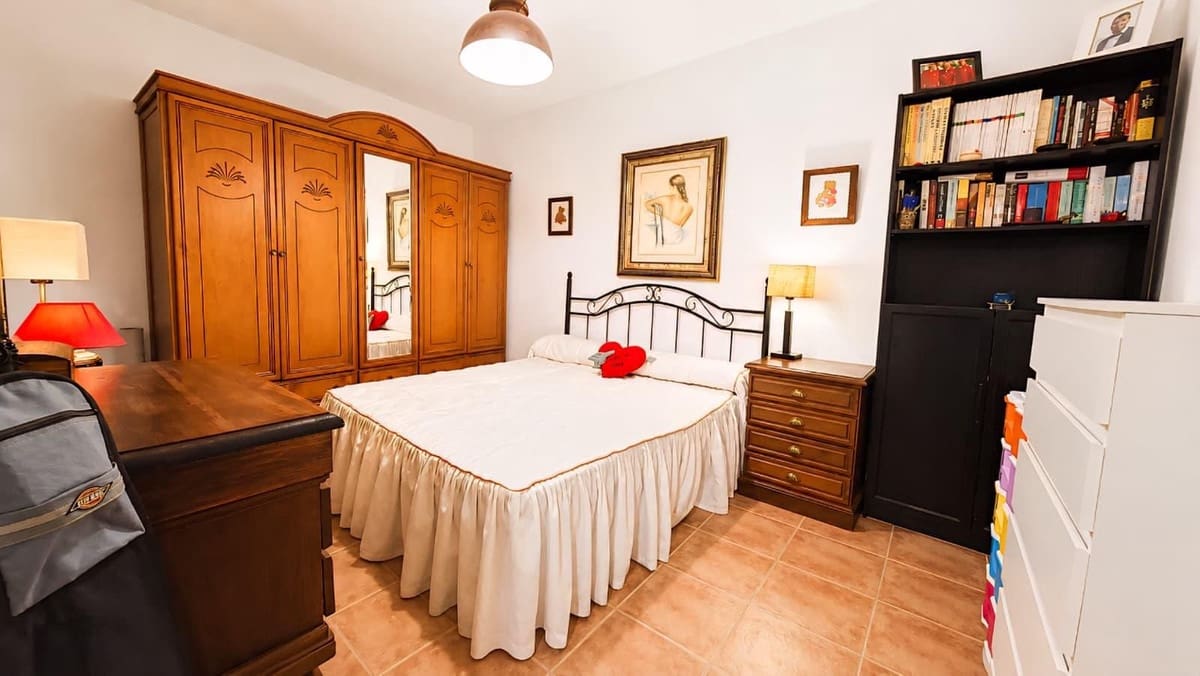 8 quarto Casa em Banda para venda em Ronda com garagem - 245 000 € (Ref: 9866286)