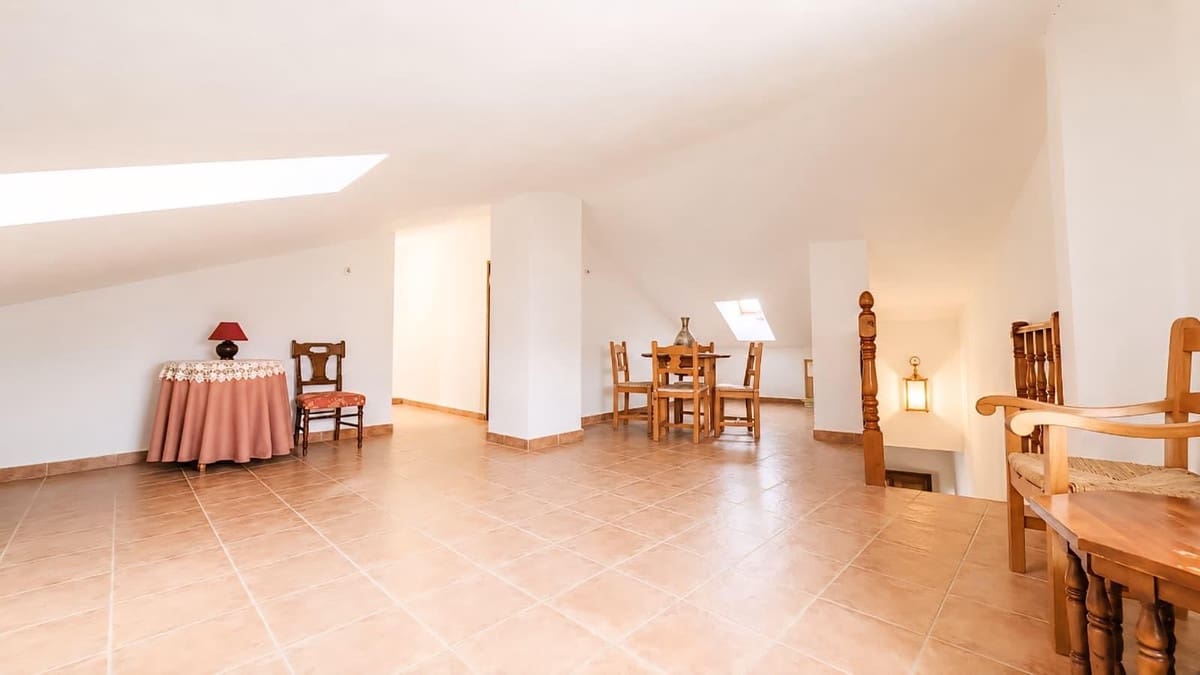 8 quarto Casa em Banda para venda em Ronda com garagem - 245 000 € (Ref: 9866286)