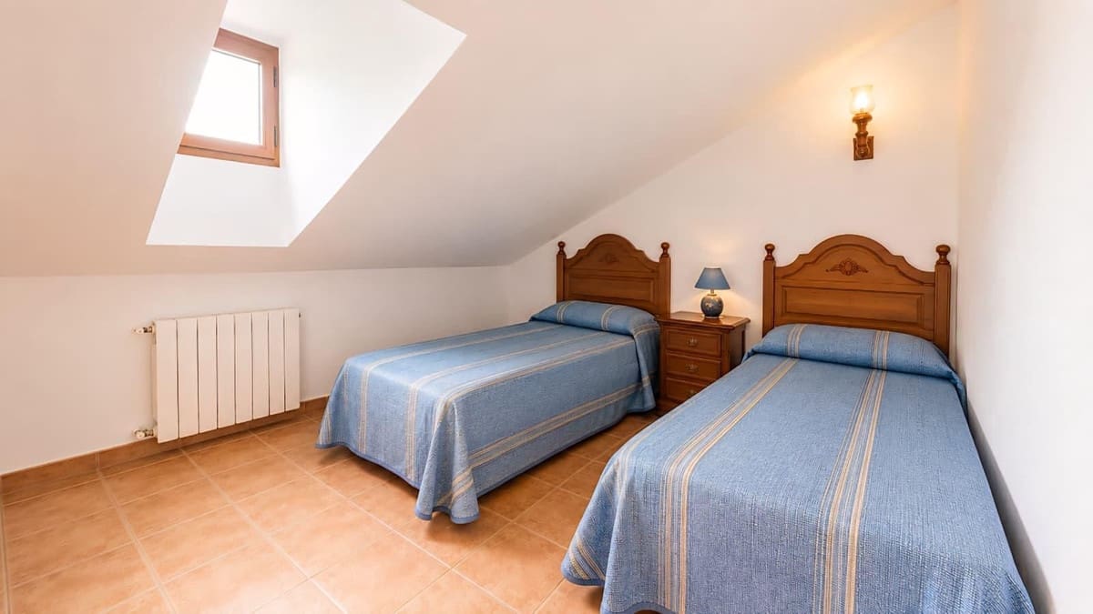 8 quarto Casa em Banda para venda em Ronda com garagem - 245 000 € (Ref: 9866286)