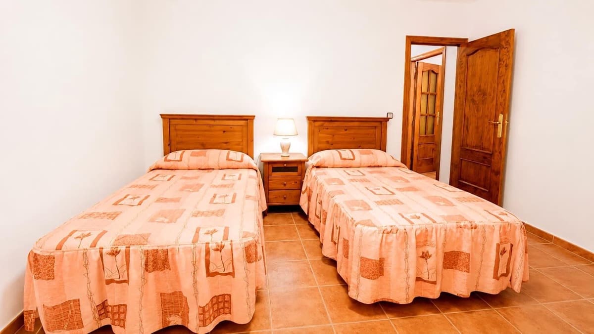 8 quarto Casa em Banda para venda em Ronda com garagem - 245 000 € (Ref: 9866286)