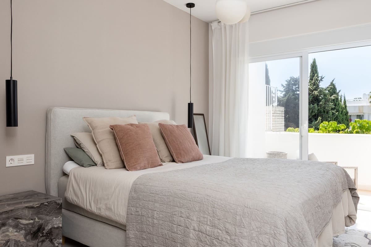 3 soveværelse Lejlighed til salg i Nueva Andalucia - € 779.000 (Ref: 9866287)