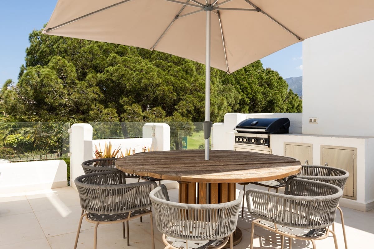 3 soveværelse Lejlighed til salg i Nueva Andalucia - € 779.000 (Ref: 9866287)