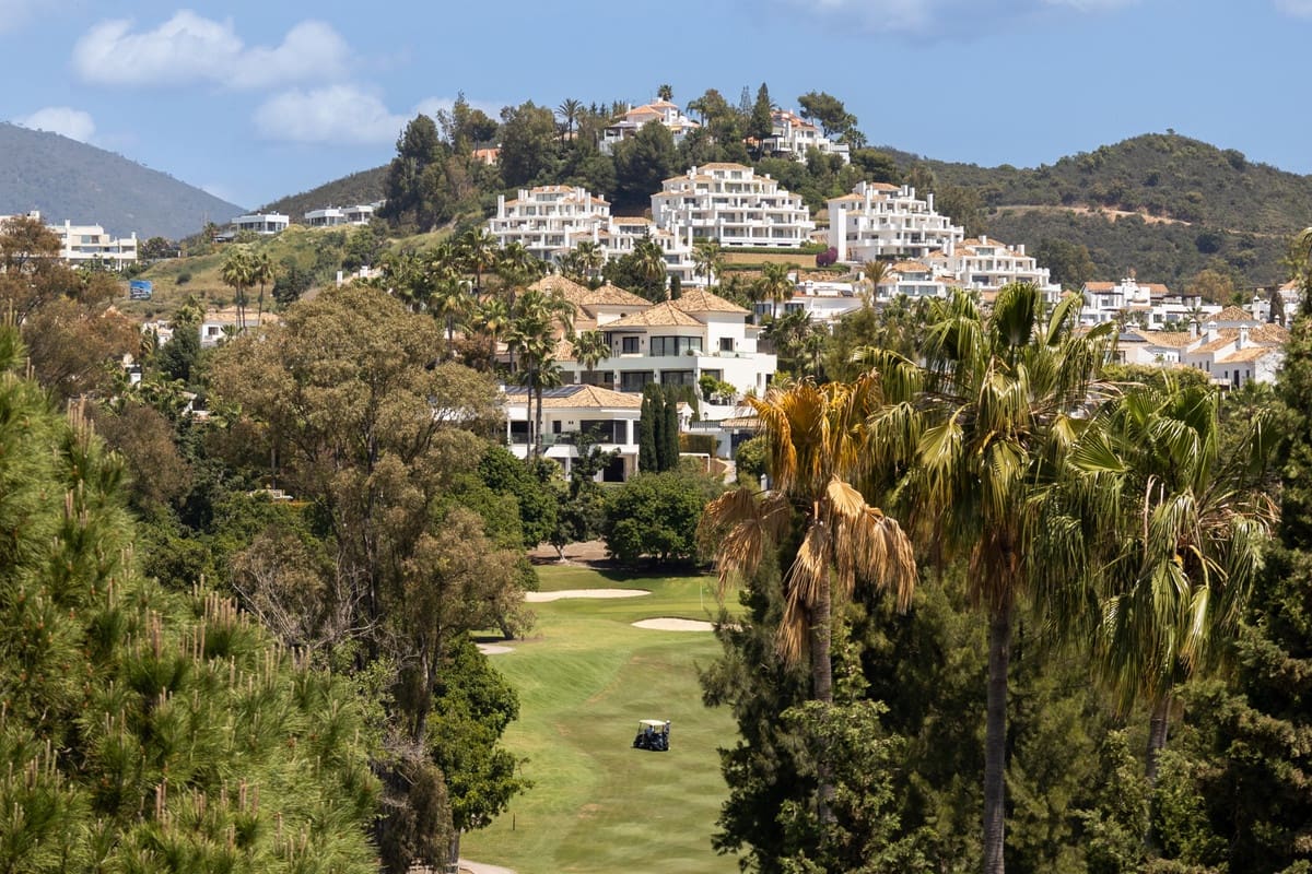 3 soveværelse Lejlighed til salg i Nueva Andalucia - € 779.000 (Ref: 9866287)
