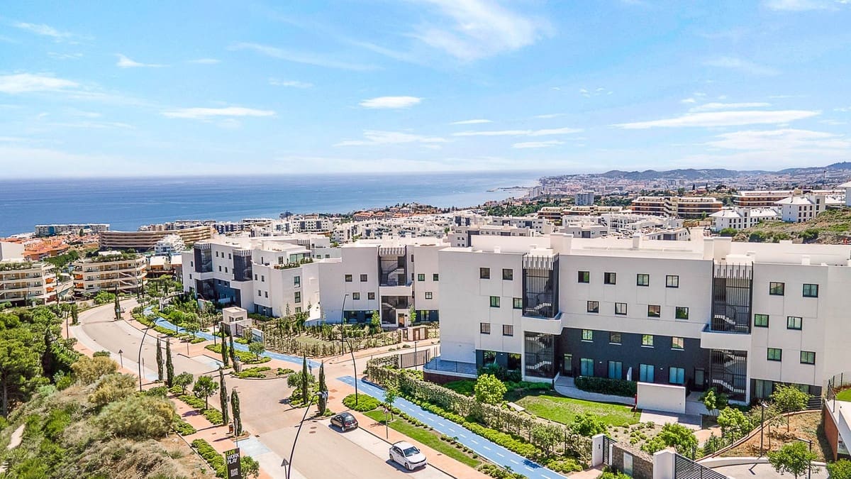3 sypialnia Penthouse na sprzedaż w Fuengirola z garażem - 1 199 000 € (Ref: 9867977)