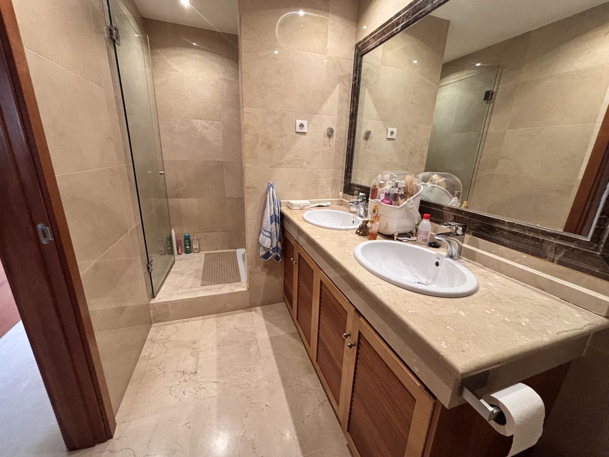 3 chambre Maison de Ville à vendre à Estepona - 940 000 € (Ref: 9867983)