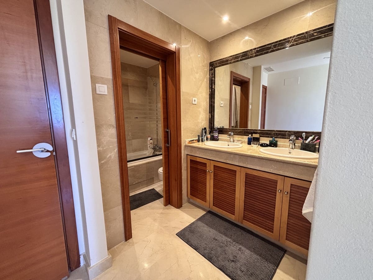 3 chambre Maison de Ville à vendre à Estepona - 940 000 € (Ref: 9867983)