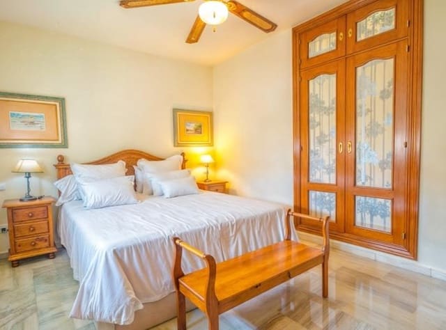 1 soveværelse Lejlighed til salg i Puerto Banus, Marbella - € 477.000 (Ref: 9867985)