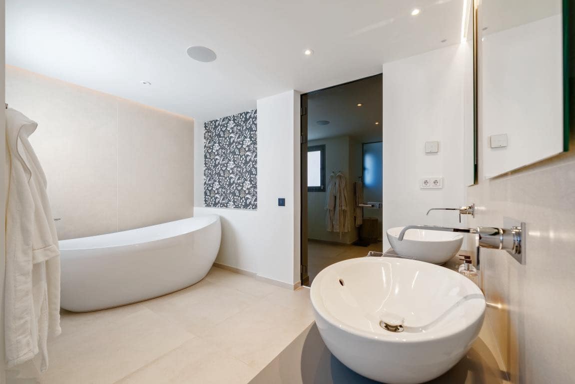3 bedroom Penthouse for sale in Aloha Golf - € 3,150,000 (Ref: 9867994)