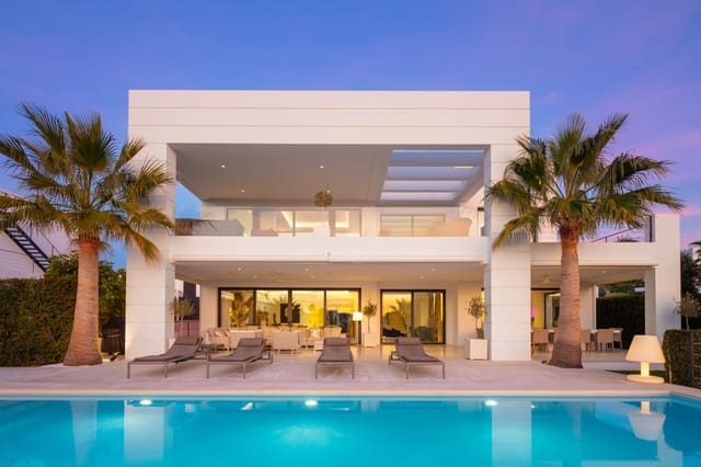 7 soveværelse Villa til salg i Puerto Banus, Marbella - € 4.750.000 (Ref: 9867998)