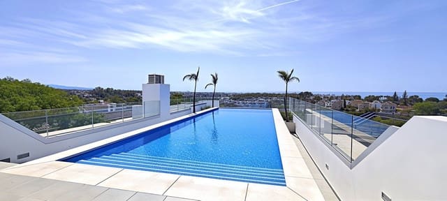 2 bedroom Apartment for sale in Cancelada, Estepona with garage - € 375,000 (Ref: 9868003)