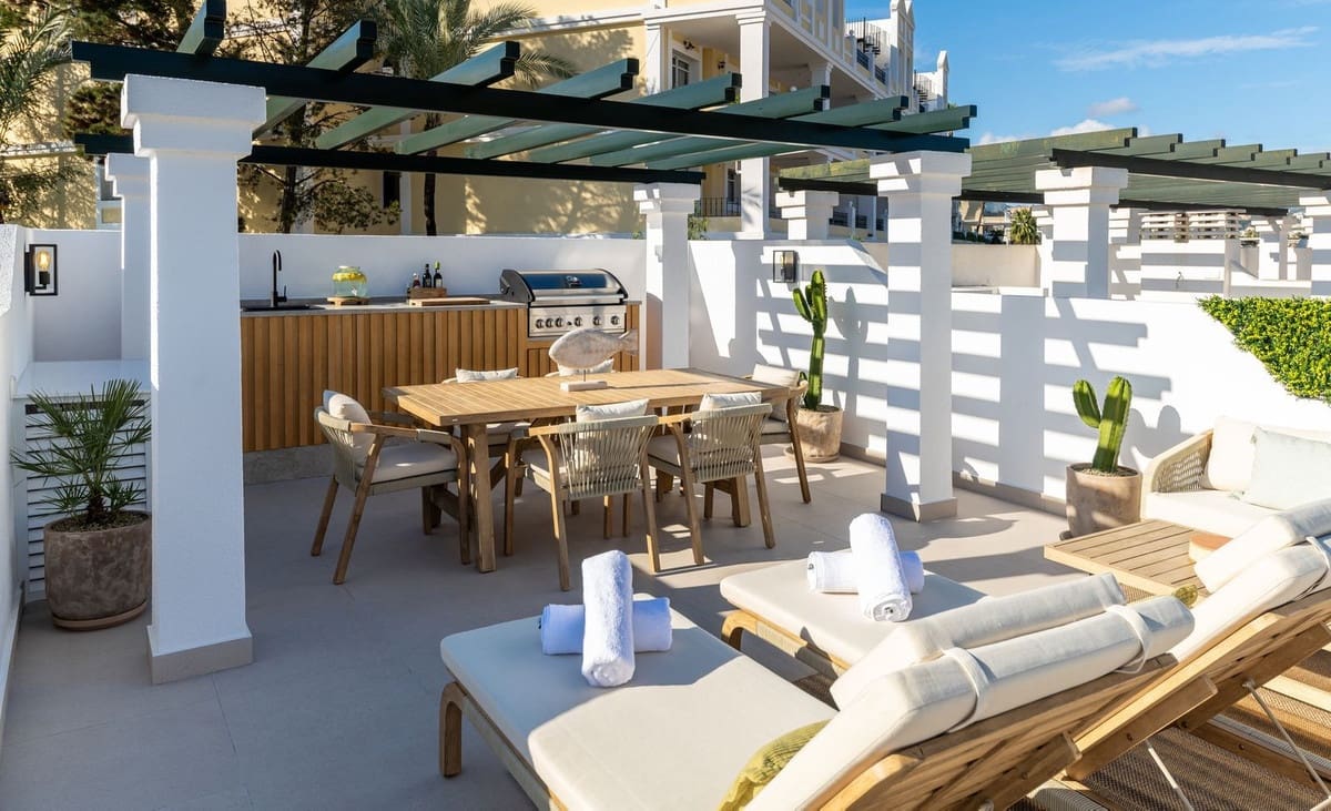 4 bedroom Apartment for sale in Aloha Golf - € 895,000 (Ref: 9868005)