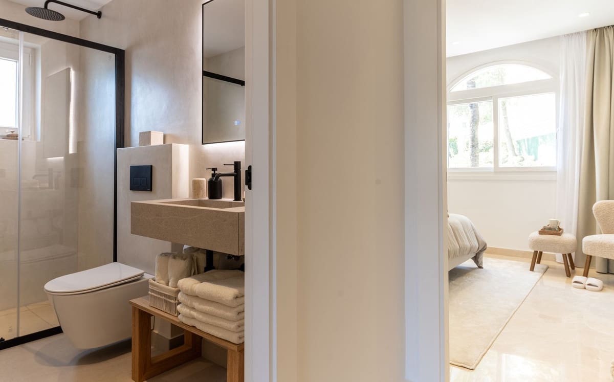 4 bedroom Apartment for sale in Aloha Golf - € 895,000 (Ref: 9868005)