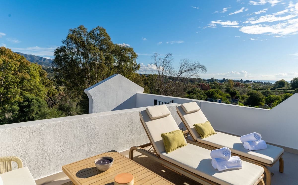 4 bedroom Apartment for sale in Aloha Golf - € 895,000 (Ref: 9868005)