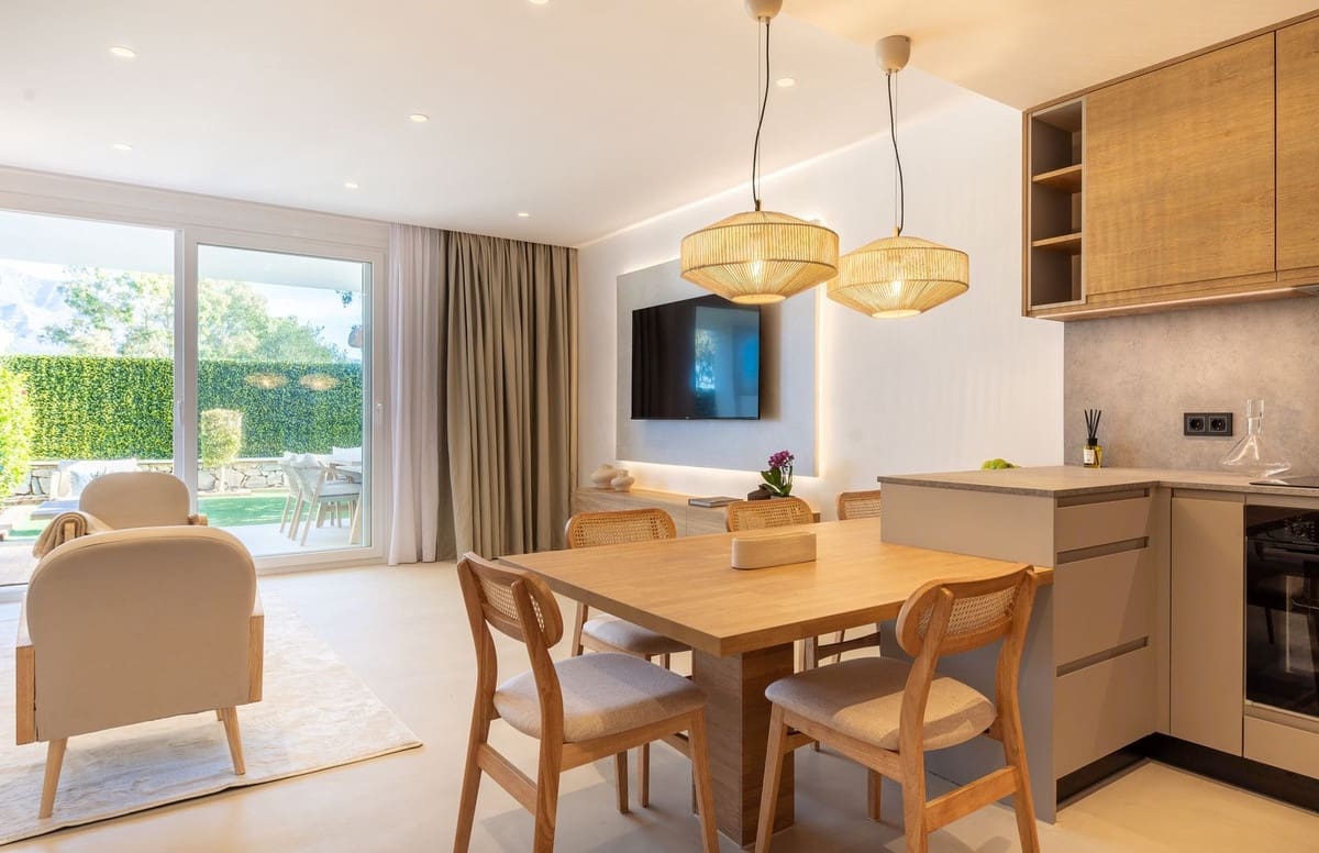 4 bedroom Apartment for sale in Aloha Golf - € 895,000 (Ref: 9868005)