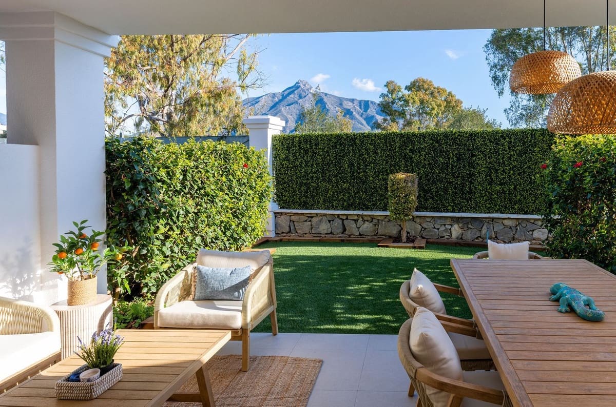 4 bedroom Apartment for sale in Aloha Golf - € 895,000 (Ref: 9868005)