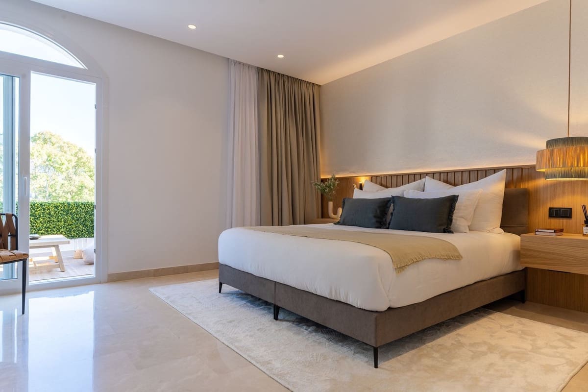 4 bedroom Apartment for sale in Aloha Golf - € 895,000 (Ref: 9868005)