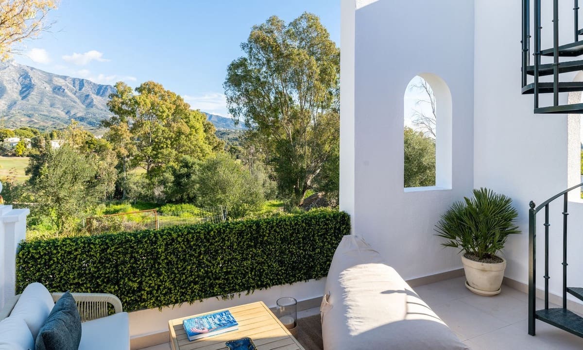 4 bedroom Apartment for sale in Aloha Golf - € 895,000 (Ref: 9868005)