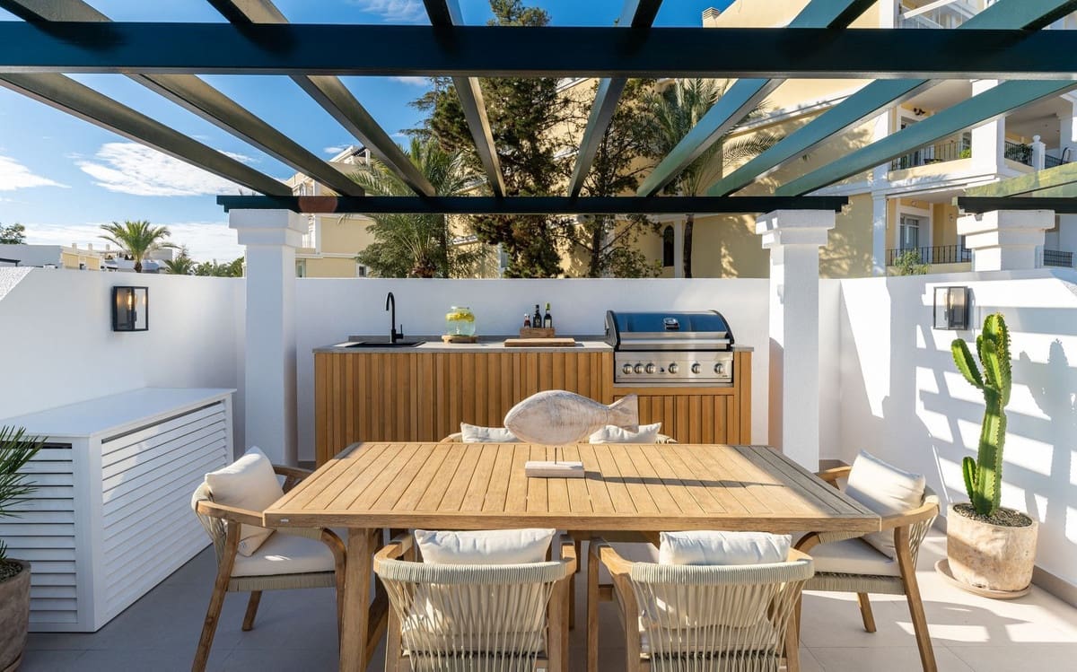 4 bedroom Apartment for sale in Aloha Golf - € 895,000 (Ref: 9868005)