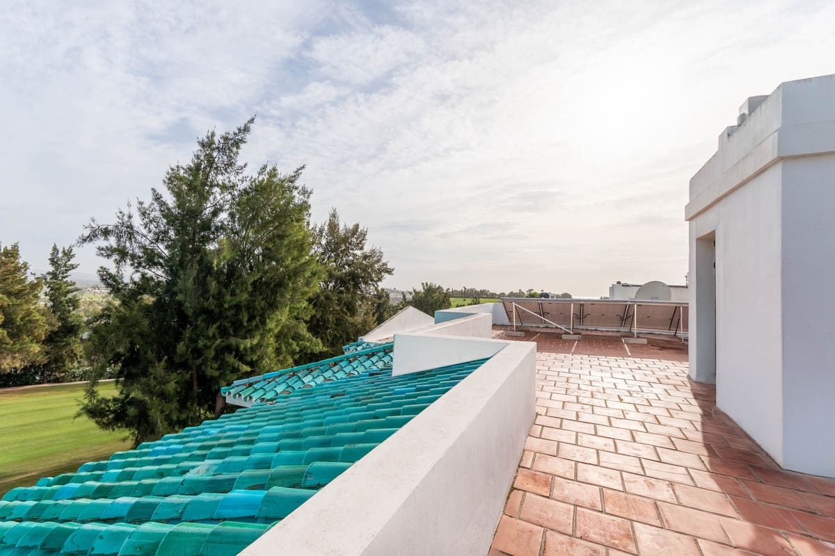 2 bedroom Finca/Country House for sale in La Quinta - € 1,750,000 (Ref: 9868013)