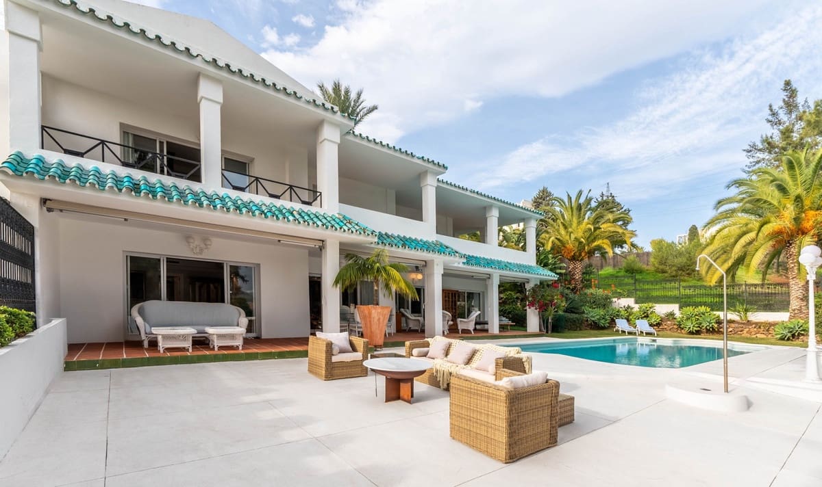 2 bedroom Finca/Country House for sale in La Quinta - € 1,750,000 (Ref: 9868013)