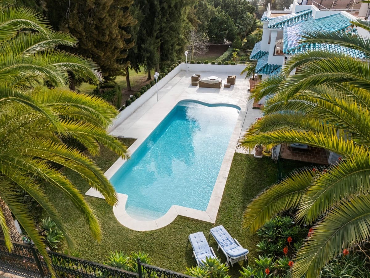 2 bedroom Finca/Country House for sale in La Quinta - € 1,750,000 (Ref: 9868013)