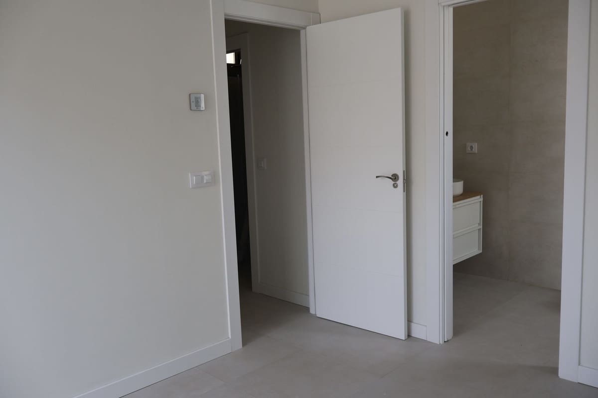 2 slaapkamer Appartement te koop in Estepona met garage - € 380.000 (Ref: 9869734)