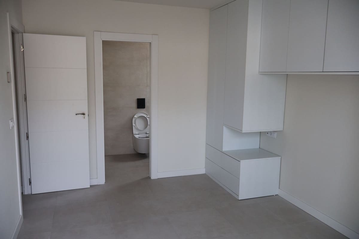 2 slaapkamer Appartement te koop in Estepona met garage - € 380.000 (Ref: 9869734)