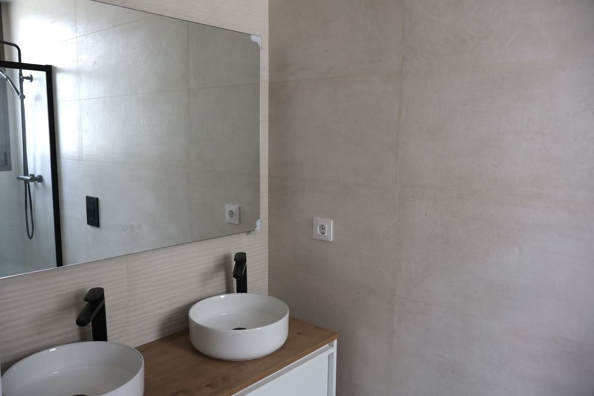 2 slaapkamer Appartement te koop in Estepona met garage - € 380.000 (Ref: 9869734)